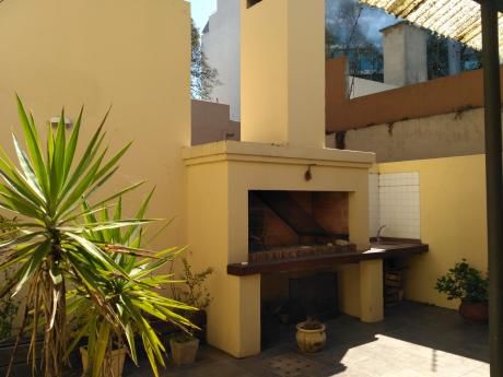 Excelente Casa Antigua Actualizada Recientemente