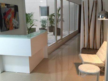 Precioso Apartamento Con Terraza En Excelente Punto De Cordón!