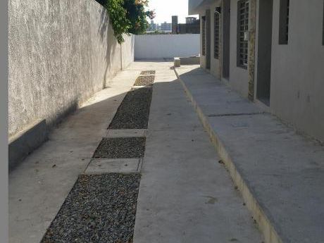 A Estrenar Con Cochera Y Patio