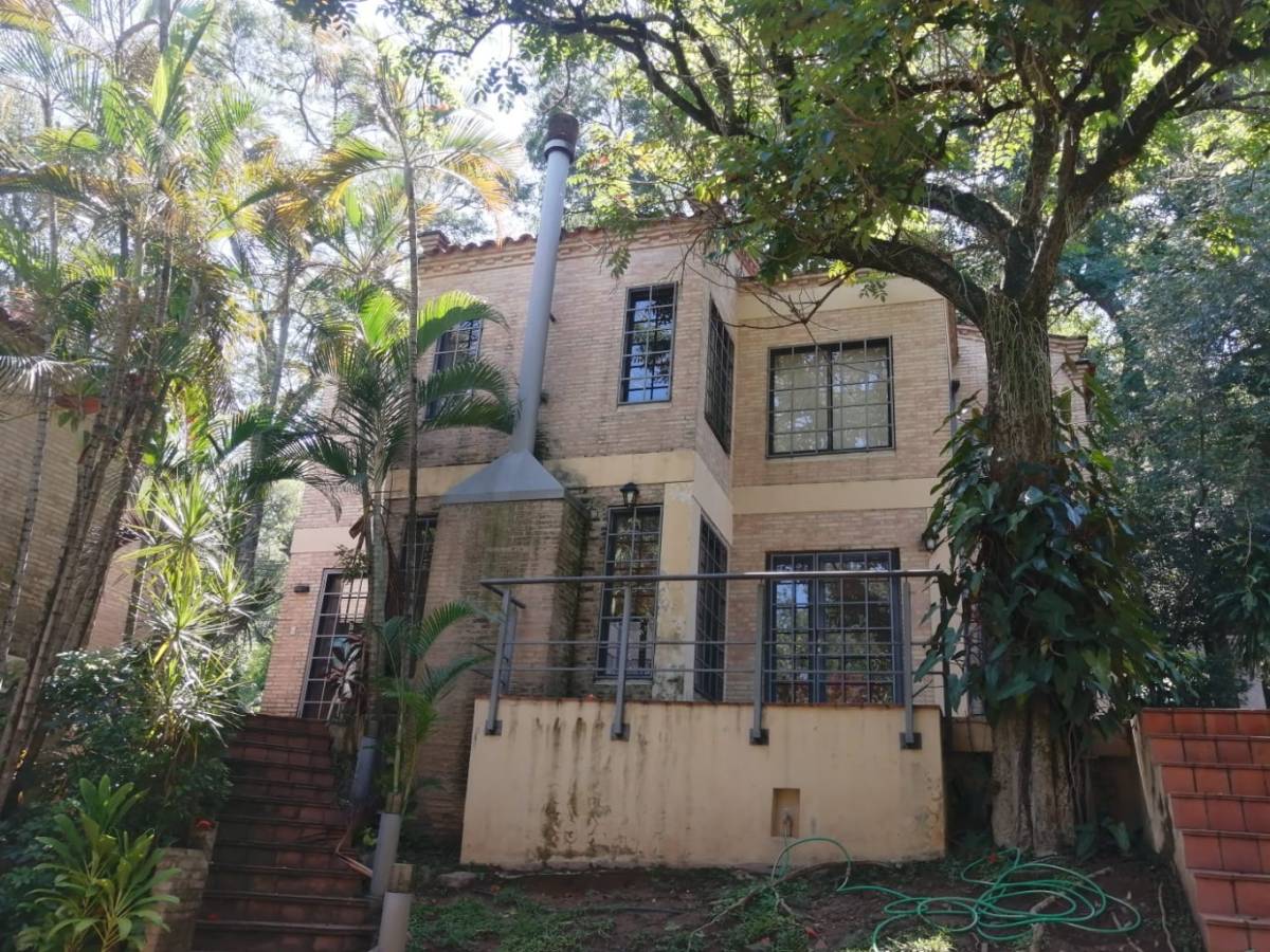IMPERDIBLE CASA EN SAN BERNARDINO EN CONDOMINIO — foto 2