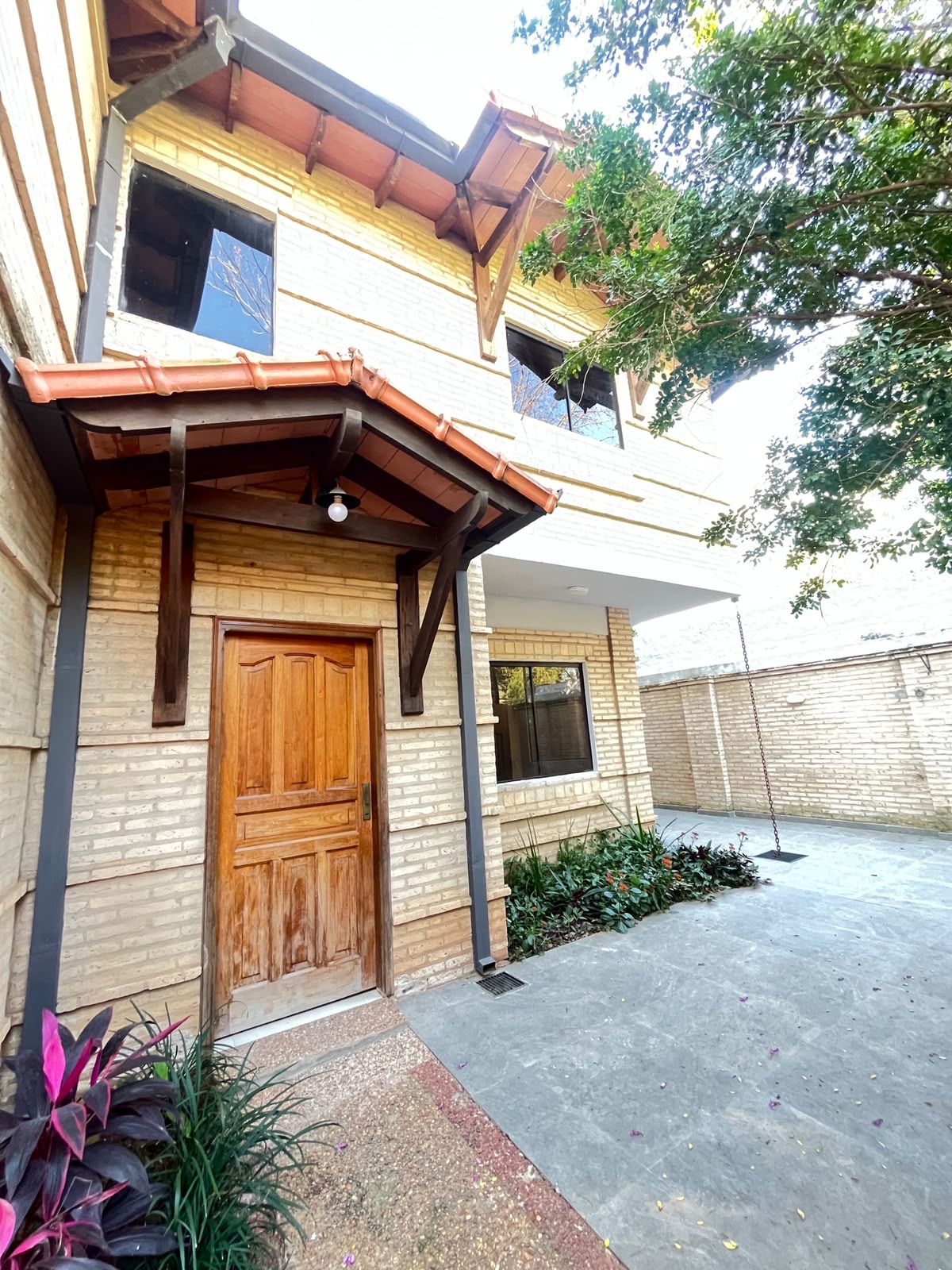 Casa en alquiler en Mburucuyá
