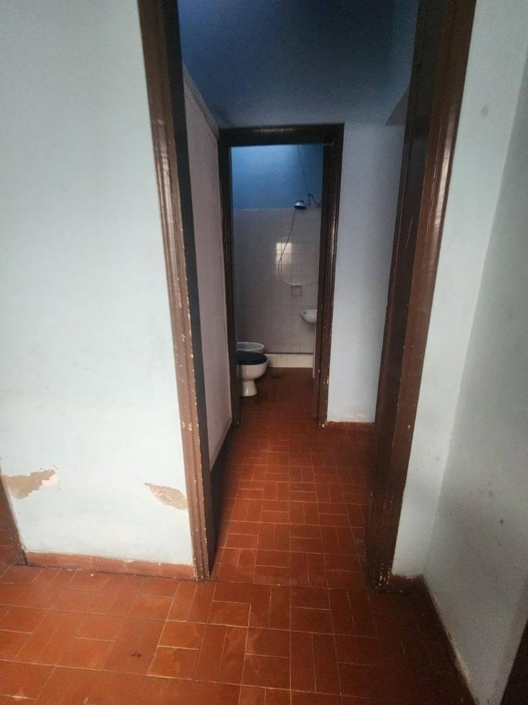VENDO CASA PARA REFACCIONAR O DEMOLER – CENTRO DE ASUNCIÓN (BARRIO SAN ROQUE) — foto 2