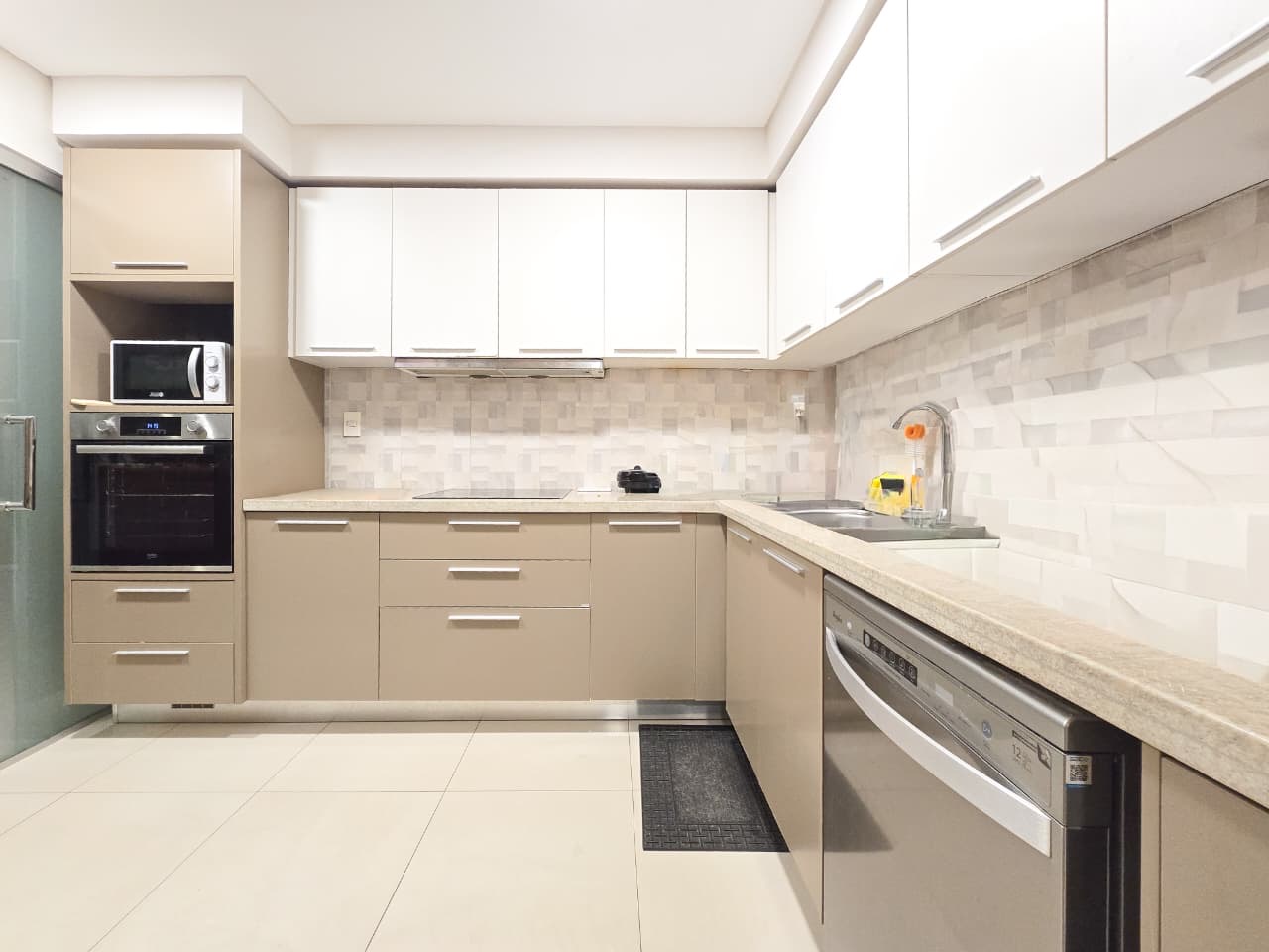 En Venta |HERMOSO Departamento En Edificio Girasoles – Villa Morra — foto 3