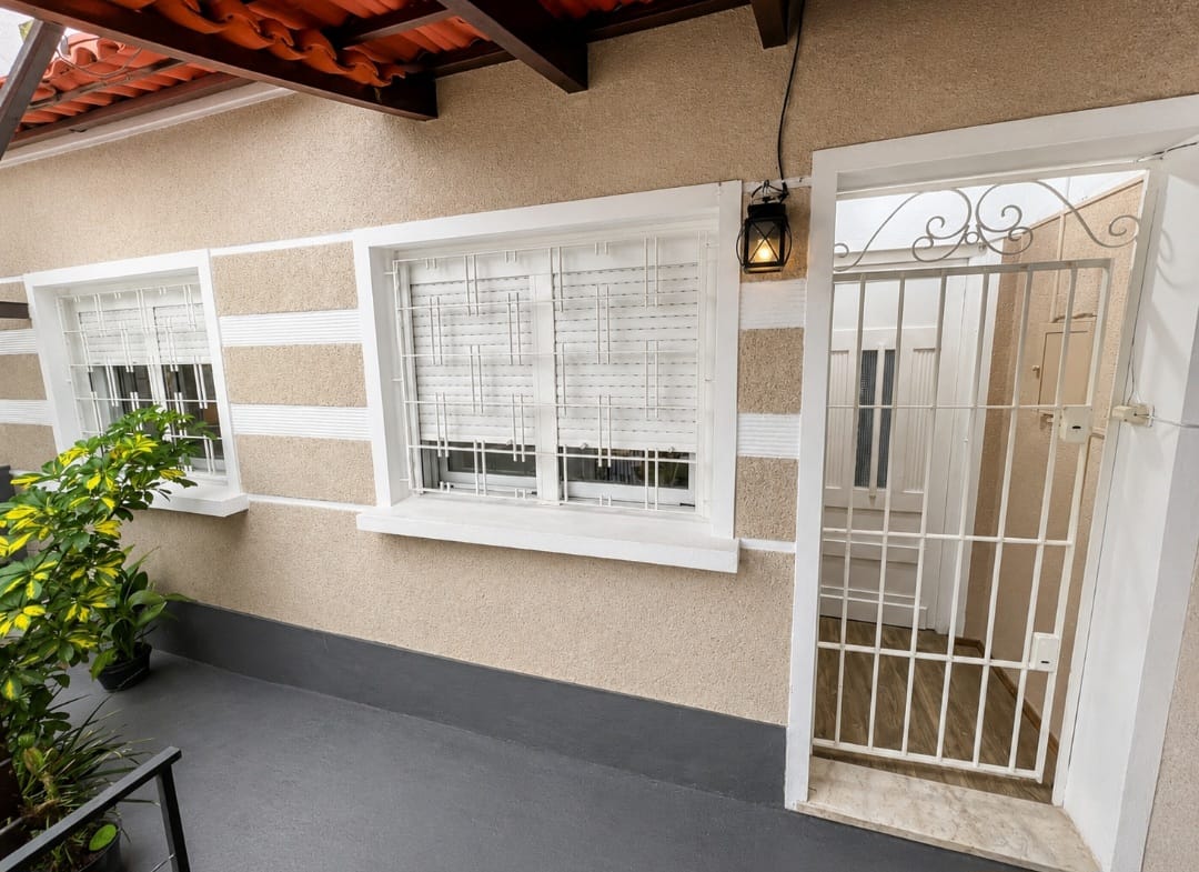 Alquiler Casa 1 Dormitorio Con Cochera Y Parrilerro En La Blanqueda