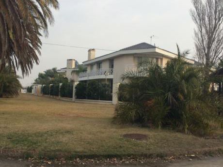 Apto En Carrasco 100 Mts De Rambla,3dorm.garagex2