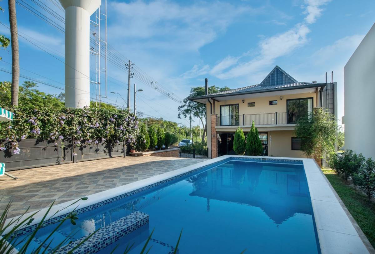 PRECIOSA CASA EN VENTA EN SAN BERNARDINO — foto 2