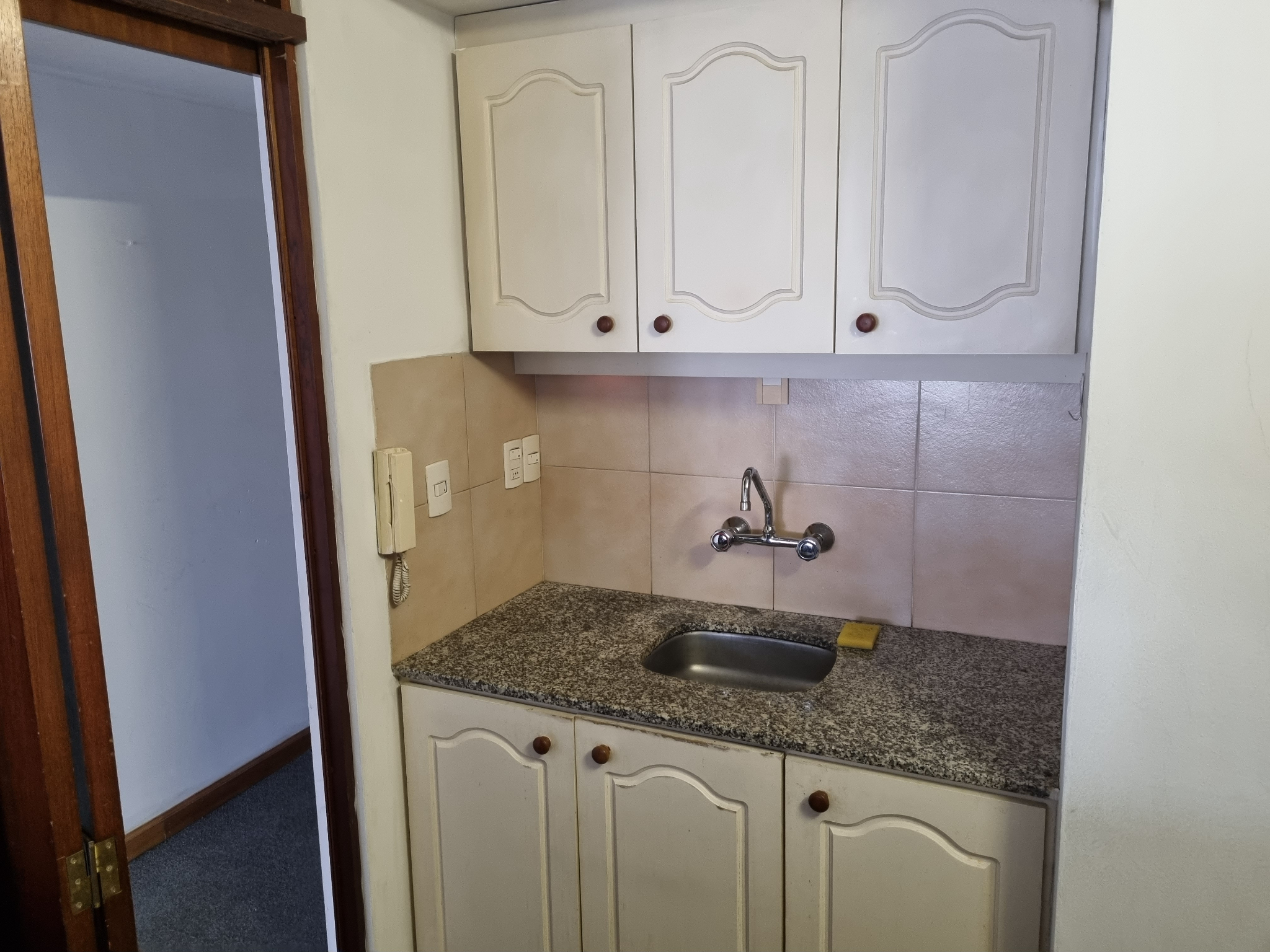 Hermoso Monoambiente Piso 10 En Cordón Con Espectacular Vista · Foto 2
