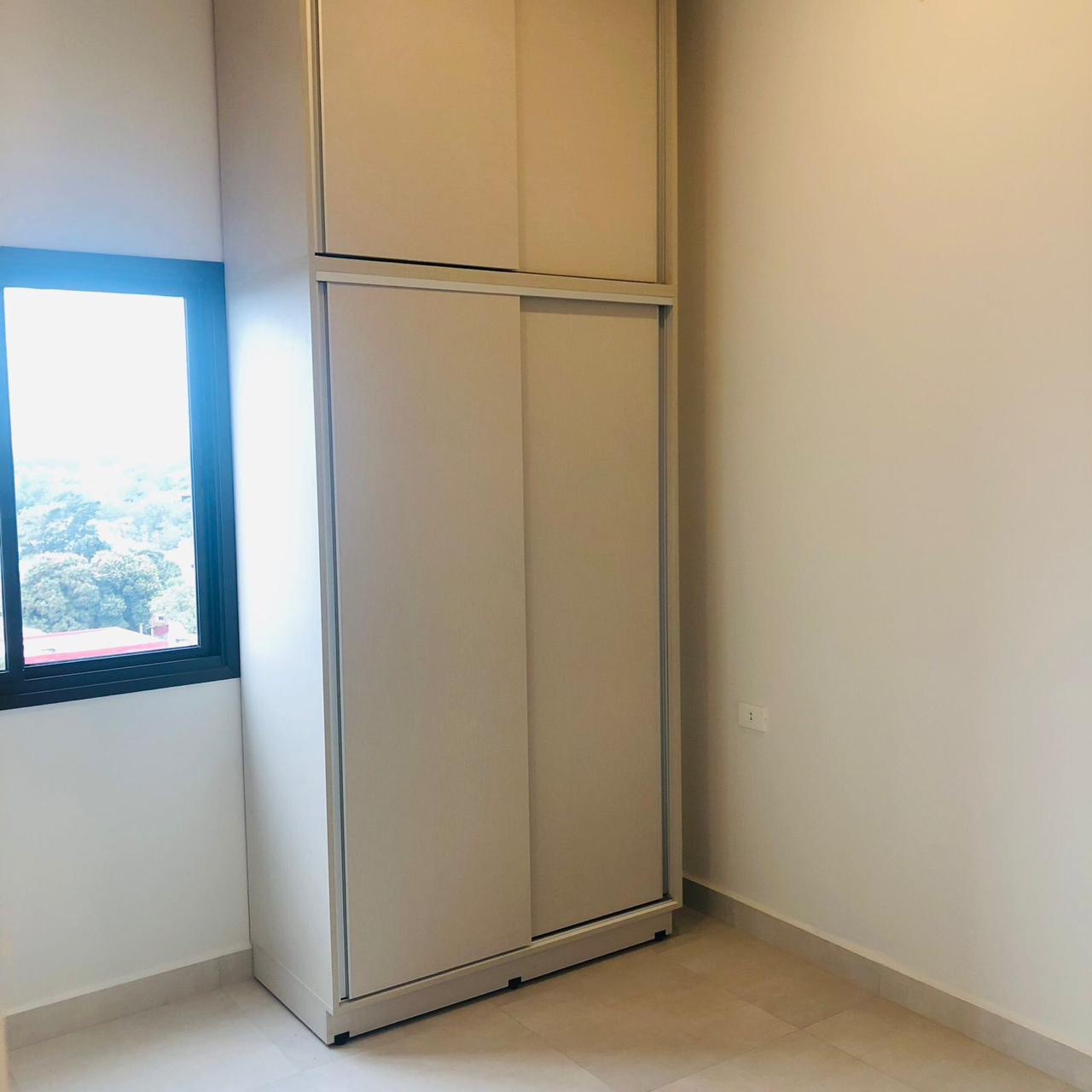 En venta departamento de 1 dormitorio con cochera en Fernando de la Mora — foto 3