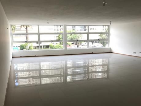 Planta Libre A Estrenar Av.italia Frente Al Clinicas