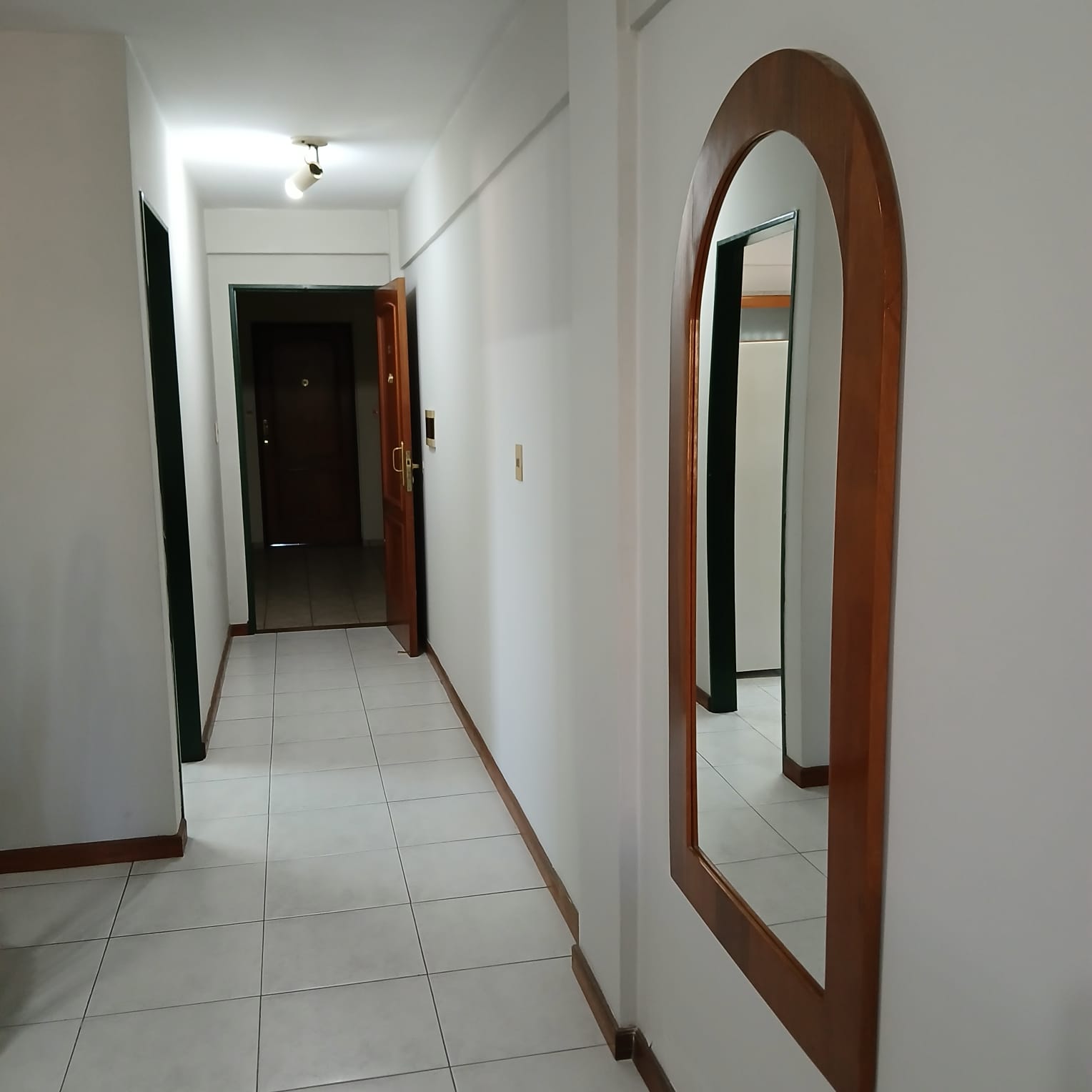 ALQUILO DPTO AMOBLADO B° NAZARETH,,EXCELENTE UBICACIÓN — foto 2