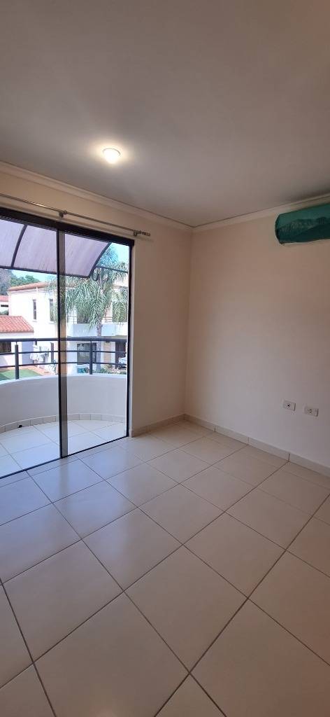 Casa con Piscina en Luque Zona confederación — foto 3