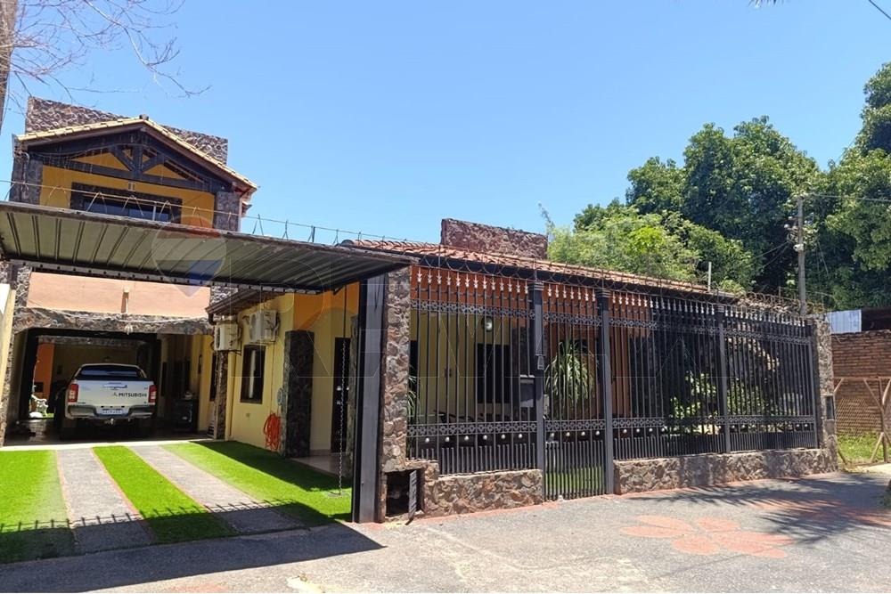 VENDO HERMOSA Y AMPLIA RESIDENCIA EN LAMBARE — foto 2