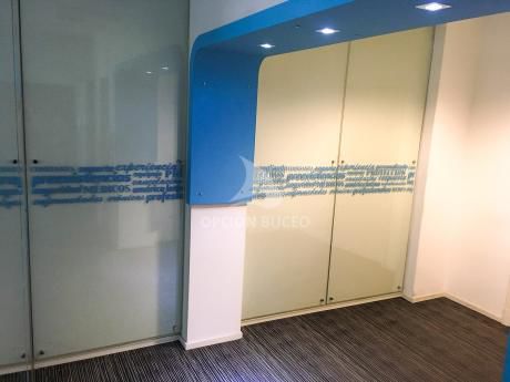 Oficina En Alquiler En El Centro De Montevideo