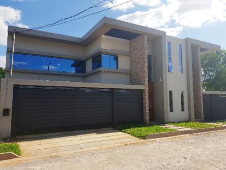 2 Duplex En Venta En Asunción - Zona Habitacional Aeropuerto