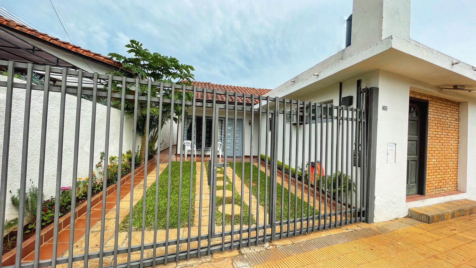 Residencia En Venta - Barrio San Cristóbal, Asunción. — foto 2