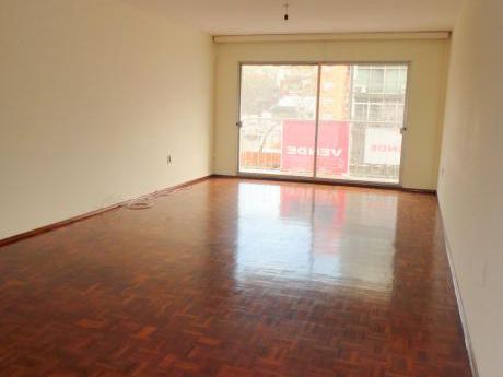 Apartamento En Venta 3 Dorm, 2 Baños, Coc. Con Office, Gje, Losa