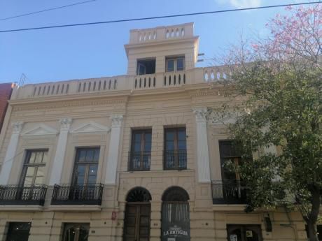 Hermosa Casa Antigua Equipada Para Local Gastronómico!