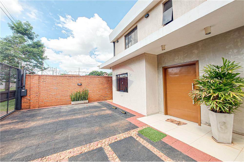 ALQUILO HERMOSA CASA EN LUQUE - TERCER BARRIO — foto 3