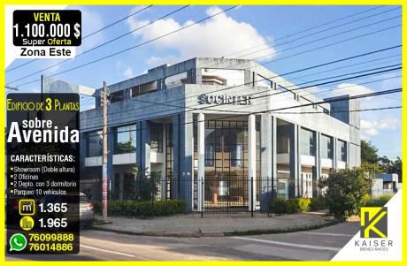 Edificio Con Showroom Sobre Avenida Canal Cotoca
