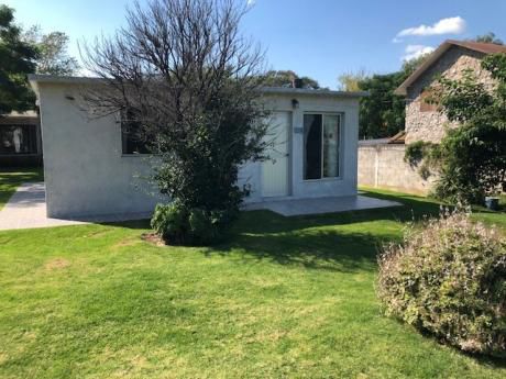 3 Casas En Un Padrón Sobre Asfaltada!!