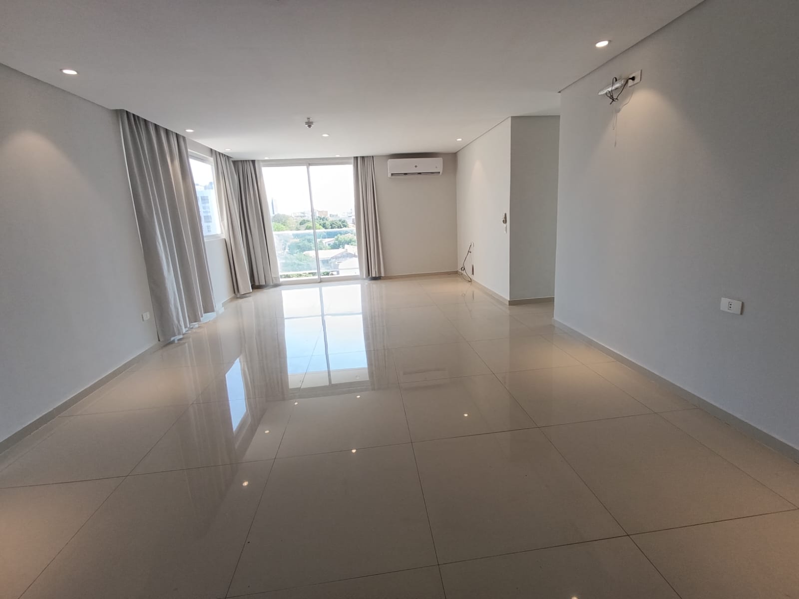 DEPARTAMENTO DE 3 DORMITORIOS EN ALQUILER. Asunción- Py. — foto 2