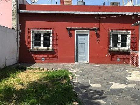 Casa A Reciclar Totalmente, Proxima A Garibaldi!!