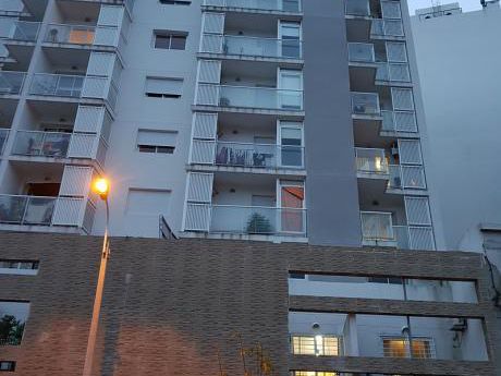 Pent-house Cordón Sur, 2 Dorms, Piso 10,terraza, Cochera Doble