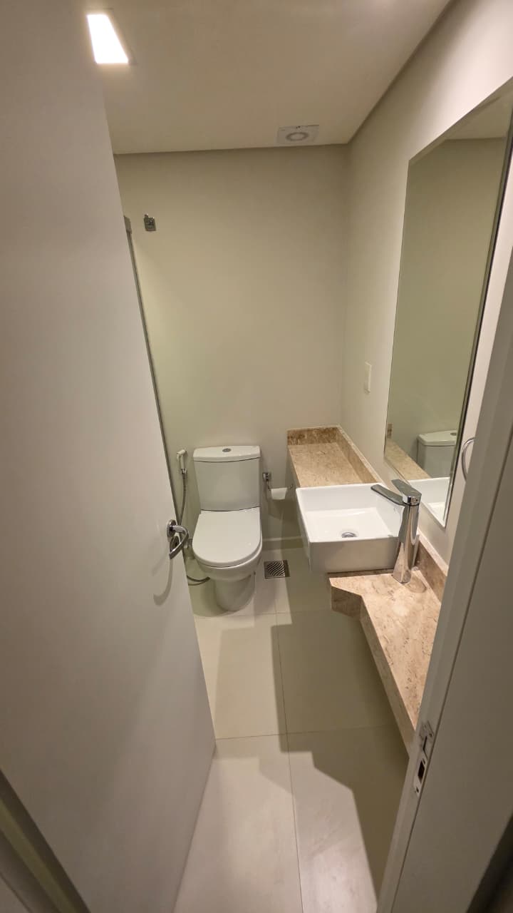 ALQUILO HERMOSO DEPARTAMENTO A ESTRENAR DE DOS DORMITORIOS EN LOS LAURELES — foto 2