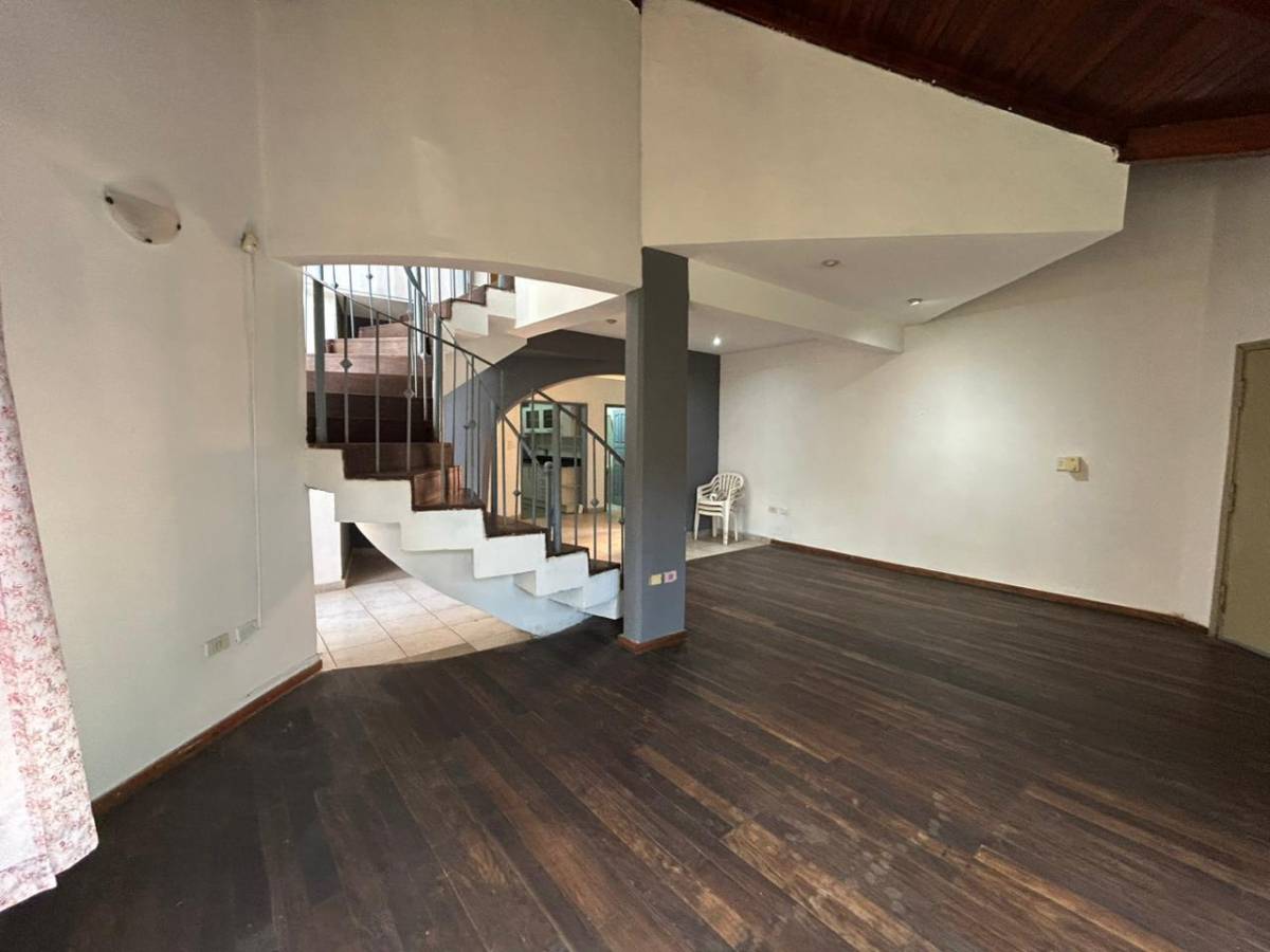 ALQUILO AMPLIA CASA EN LAMBARE — foto 2