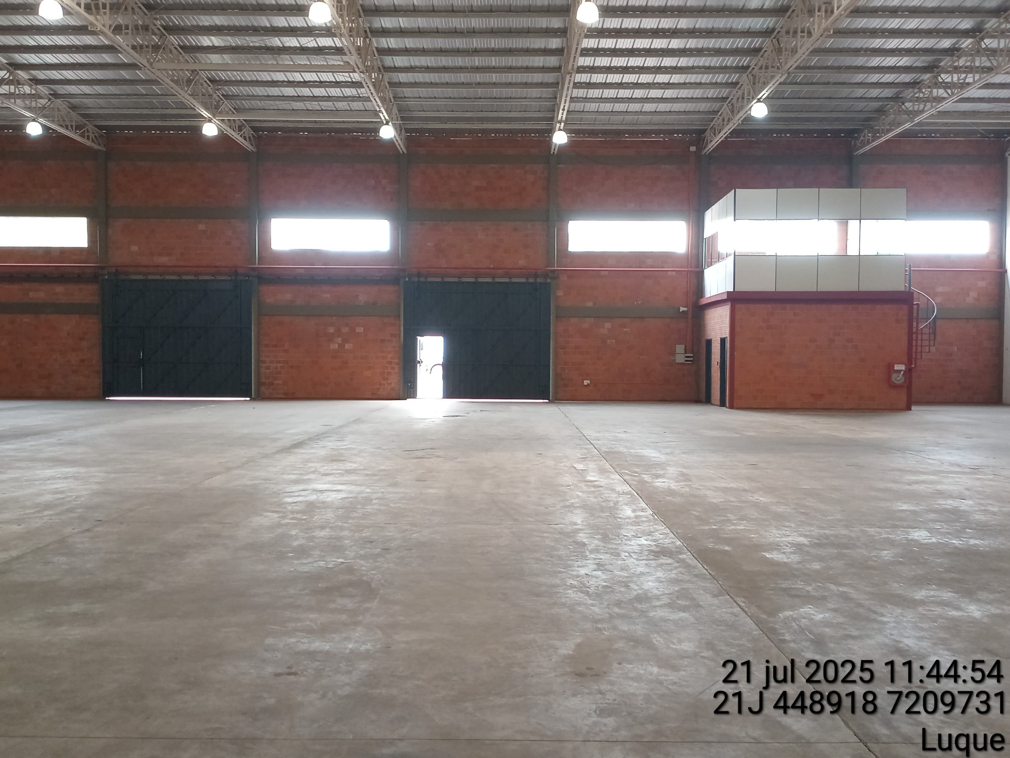 Alquilo Deposito de 1.030 m2 en Luque‼️ C-1082 — foto 2