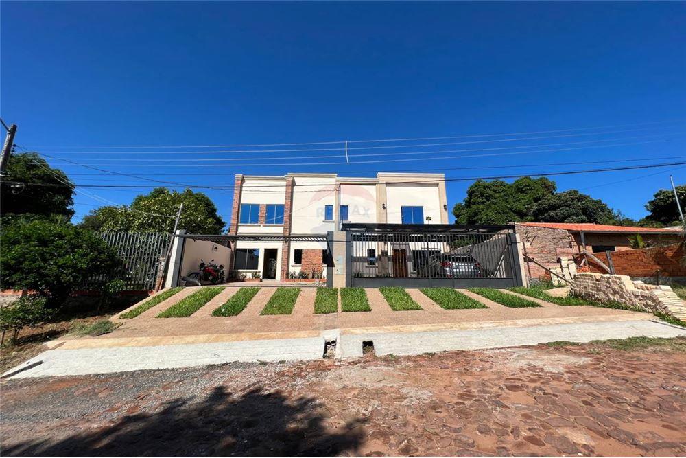 FINO DÚPLEX CON PATIO A ESTRENAR EN VILLA ELISA — foto 2