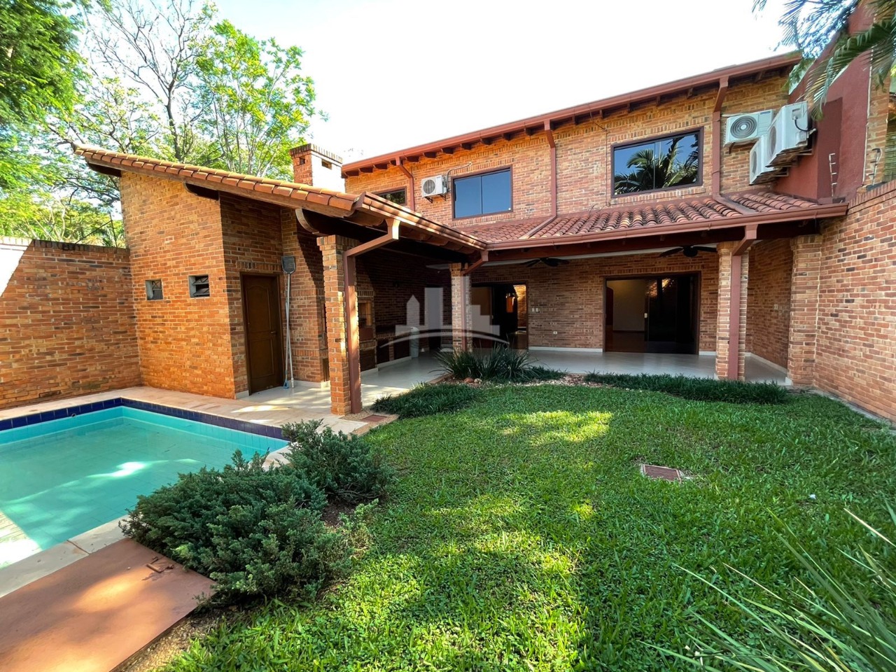 Casa en alquiler en Mburucuyá