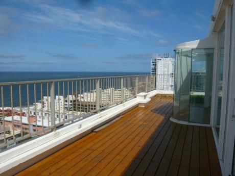 Penthouse Península