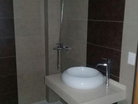 Apartamento De Dos Dormitorios Al Frente