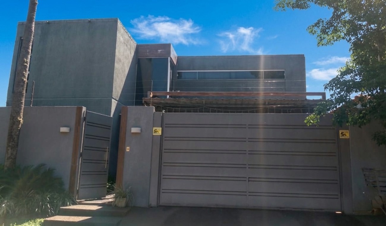 Residencia Moderna con Piscina | Itauguá Centro — foto 2