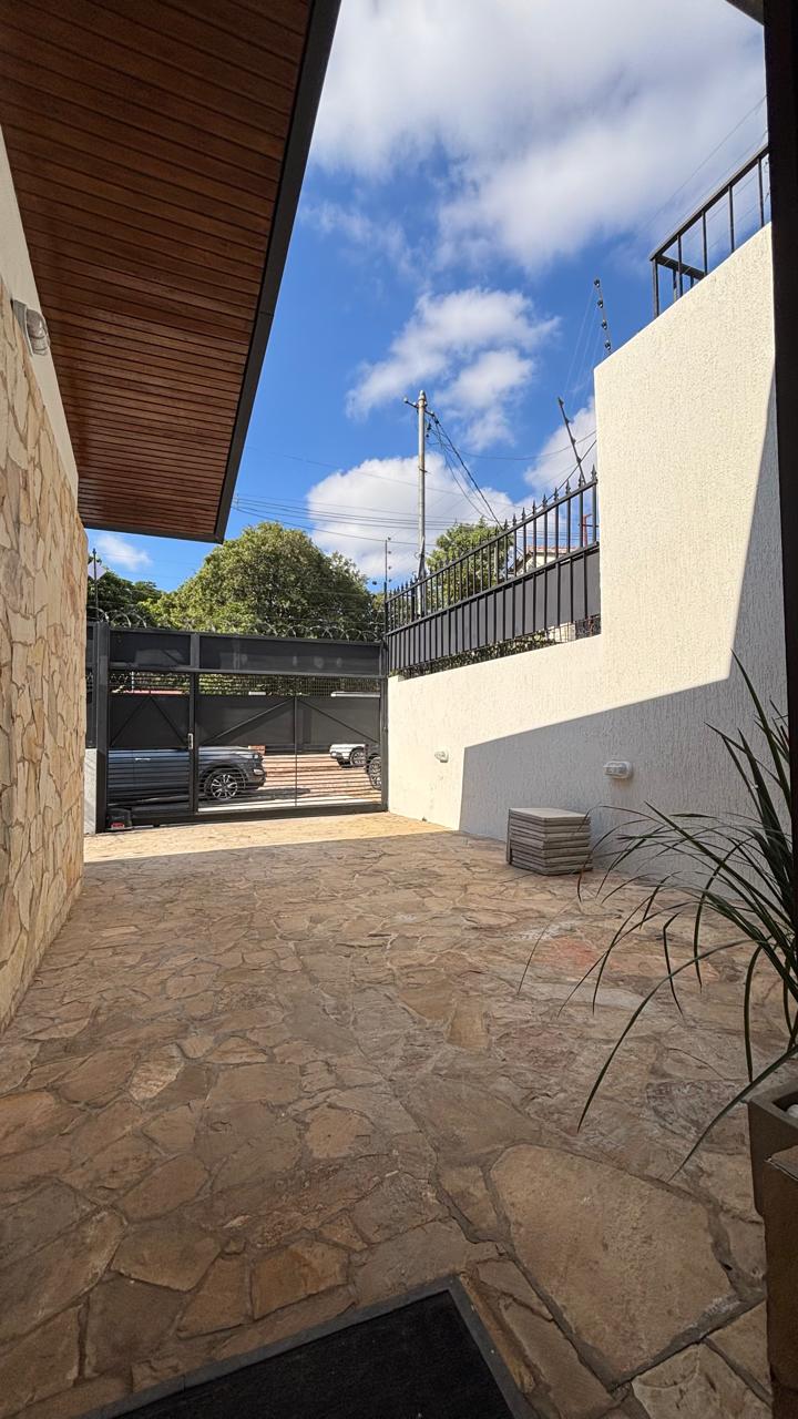 ALQUILO CASA DE 3 DORMITORIOS EN BARRIO JARA — foto 3