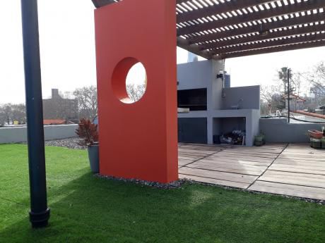 Tipo Casa Con Hogar Y Barbacoa De Uso Exclusivo.
