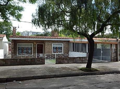 Muy Buena Casa, Próxima A Millán Y Raffo