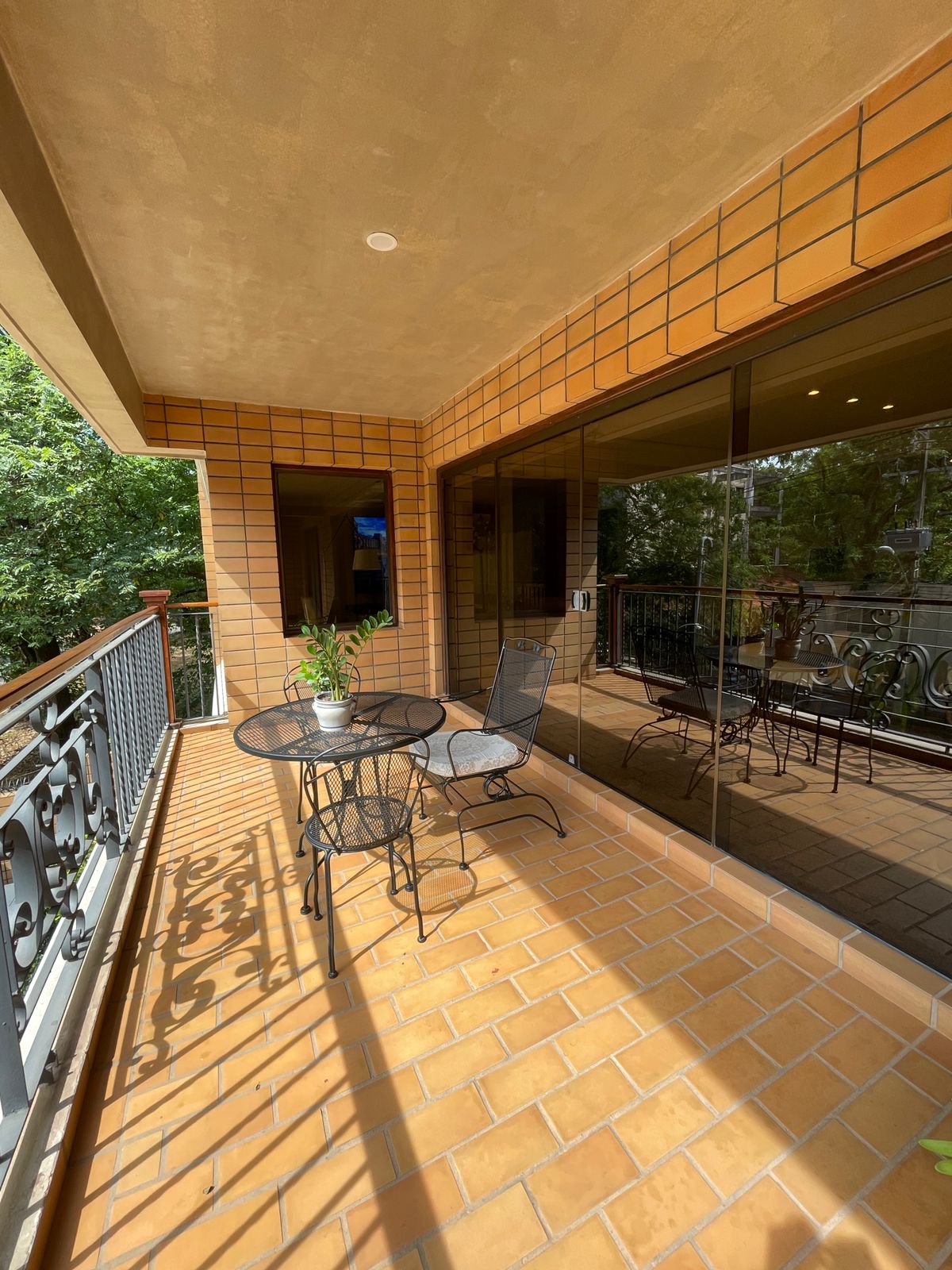 Aquilo Amplio Depto de 3 habitaciones Con O Sin Muebles. Mcal Estigarribia — foto 3