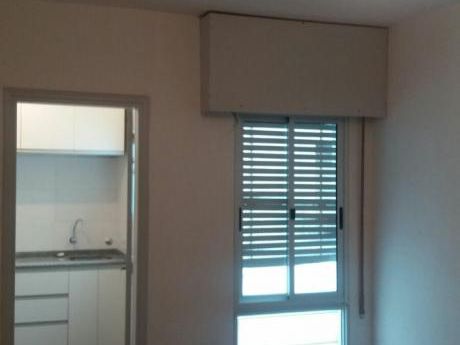 Hermoso Reciclado A Nuevo, Un Dormitorio Cerca De Todo!!