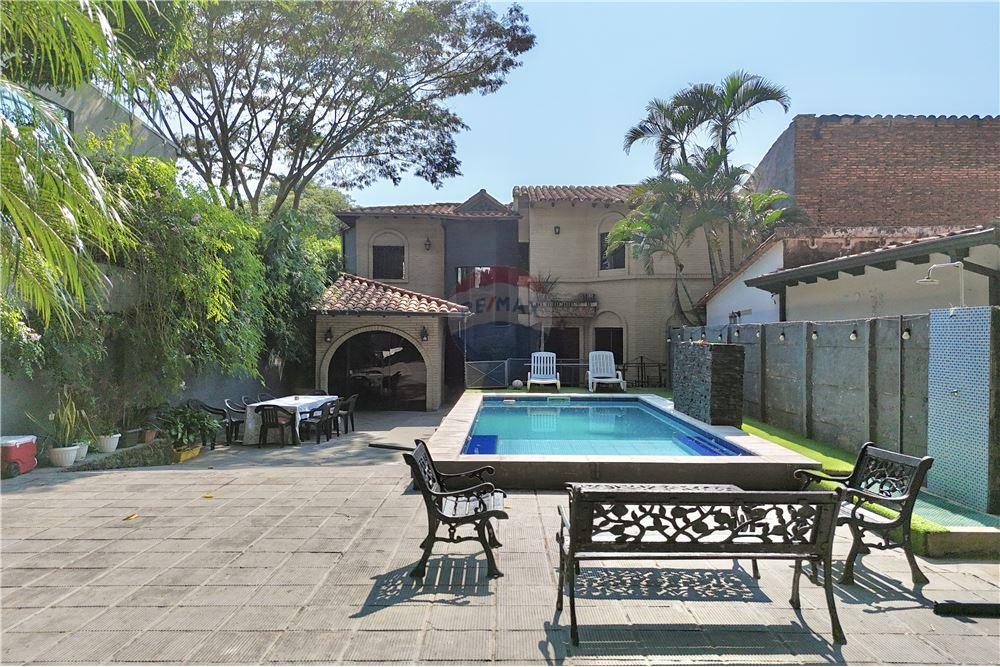 Casa en venta en Mburicaó