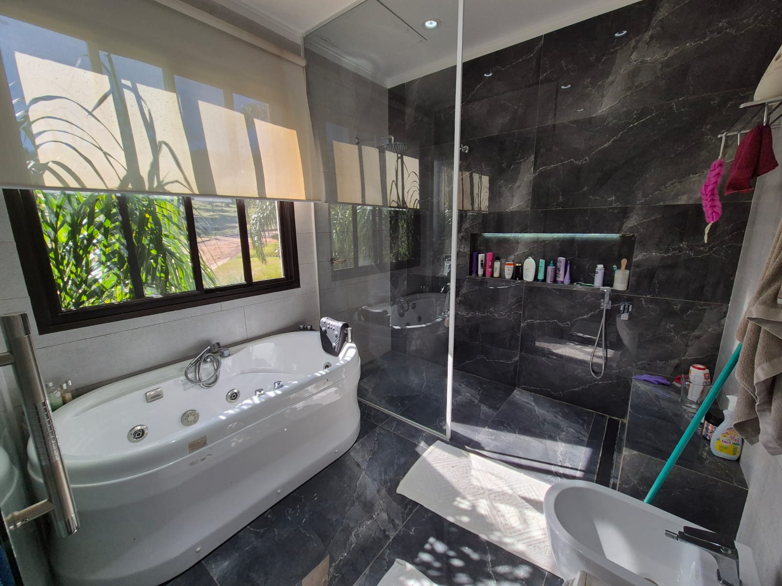Vendo Imponente Casa de 1.500 m2 en Condominio, San Bernardino - CLHO7203771 — foto 2