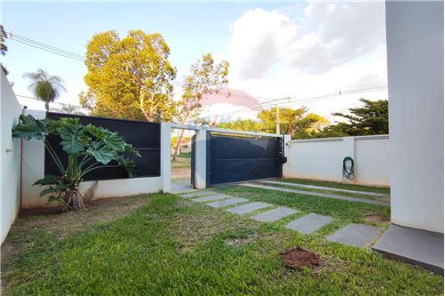 En Venta Dúplex en el  Barrio Colon - San Bernardino — foto 2