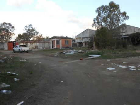Gran Terreno De 3749 M2 Con Galpon Y Casa