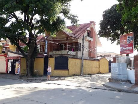 Hermosa Casa En Venta Con Potencial De Ingresos Económicos