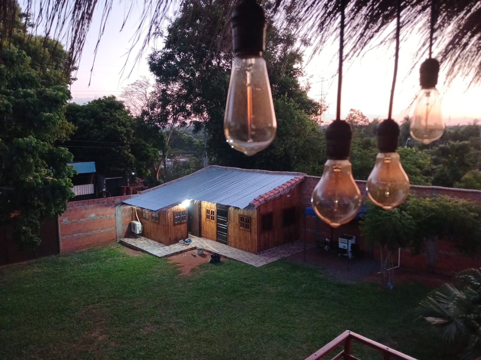 ALQUILO CASA AMOBLADA CON PISCINA ZONA H.NAC. ITAUGUA — foto 3