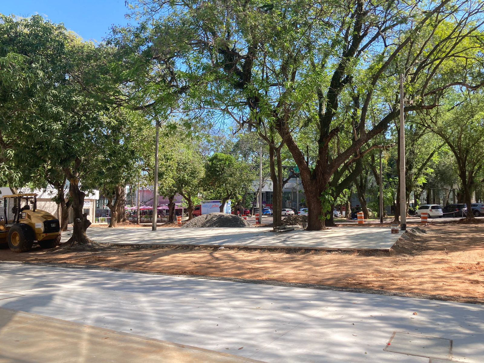 SALON COMERCIAL A ESTRENAR EN ZONA SAN MARTIN — foto 2