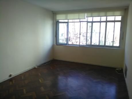 Frente Al Parque! Amplio Y Soleado, Linda Vista! 2 Baños