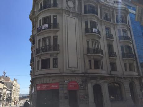 Semipiso De 150 M2. Todo Exterior Con Balcones. Vivienda U Oficina