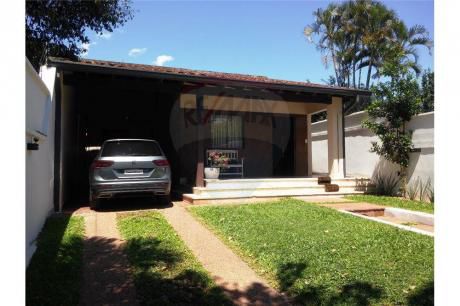 Vendo Casa En Barrio Tembetary